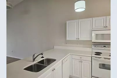 4202 Caddie Drive E #201, Bradenton, FL 34203 - Photo 8