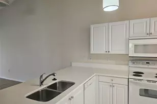 4202 Caddie Dr E, Bradenton, FL 34203 - Photo 8