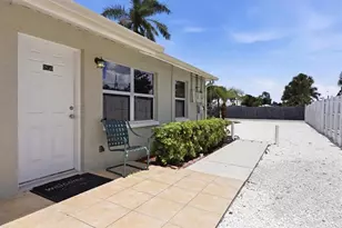 1856 Marbeth St, Sarasota, FL 34231 - Photo 8