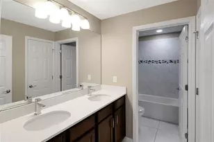 2914 Esmeralda Dr, Sarasota, FL 34243 - Photo 26