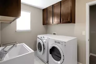 2914 Esmeralda Dr, Sarasota, FL 34243 - Photo 28