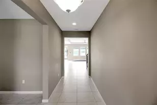 2914 Esmeralda Dr, Sarasota, FL 34243 - Photo 2