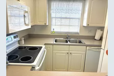 4703 1st Court W #393, Bradenton, FL 34207 - Photo 6