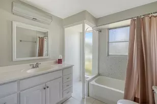 2822 Safe Harbor Cir, Sarasota, FL 34231 - Photo 38