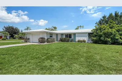 2822 Safe Harbor Circle, Sarasota, FL 34231 - Photo 10