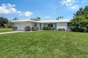 2822 Safe Harbor Cir, Sarasota, FL 34231 - Photo 10