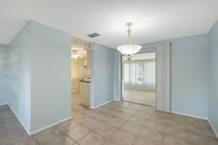 2822 Safe Harbor Cir, Sarasota, FL 34231 - Photo 16