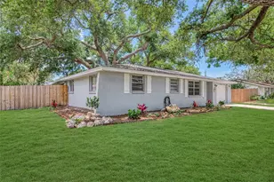 361 Falkland Rd, Venice, FL 34293 - Photo 2