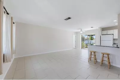 930 W Kathy Court, Venice, FL 34293 - Photo 12