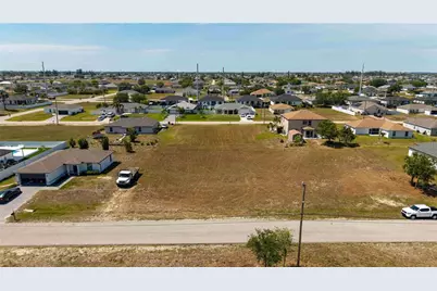 212 NE 25th Street, Cape Coral, FL 33909 - Photo 4