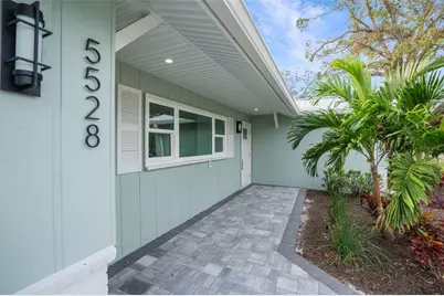 5528 Briarcliff Drive, Sarasota, FL 34232 - Photo 2