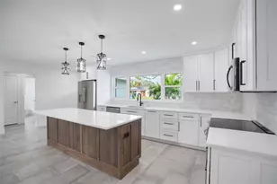 5528 Briarcliff Dr, Sarasota, FL 34232 - Photo 8