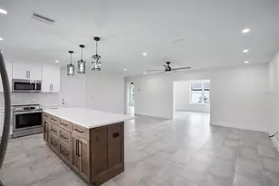 5528 Briarcliff Dr, Sarasota, FL 34232 - Photo 4