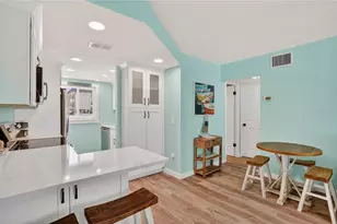 117 7th St N, Bradenton Beach, FL 34217 - Photo 8