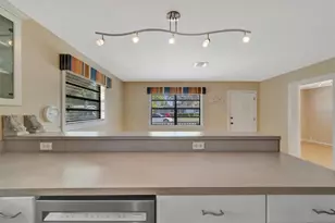 5630 13th Ave N, Saint Petersburg, FL 33710 - Photo 14