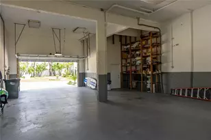 2424 Bay Dr, Bradenton, FL 34207 - Photo 2