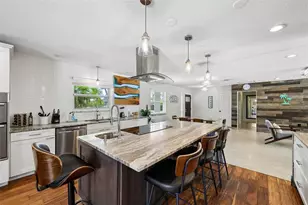 322 Suwanee Ave, Sarasota, FL 34243 - Photo 10