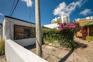 411 Burns Ct, Sarasota, FL 34236 - Photo 18