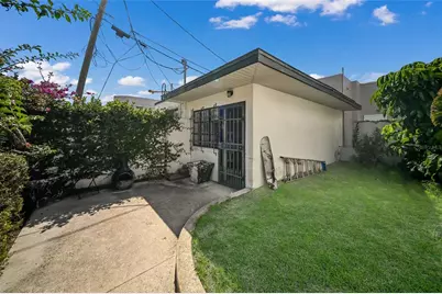 411 Burns Court, Sarasota, FL 34236 - Photo 2