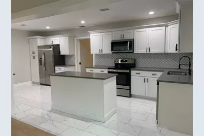 1524 18th Avenue N, Saint Petersburg, FL 33704 - Photo 1