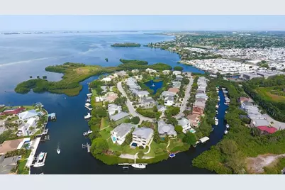 7107 Hawks Harbor Circle, Bradenton, FL 34207 - Photo 2