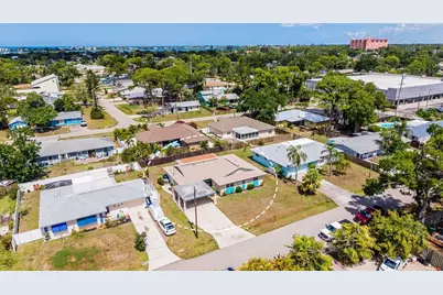 8824 Phyliss Avenue, Sarasota, FL 34231 - Photo 4