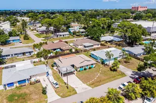 8824 Phyliss Ave, Sarasota, FL 34231 - Photo 4