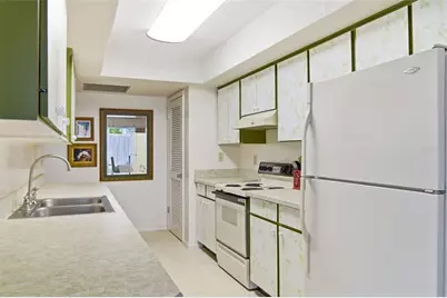 8824 Phyliss Avenue, Sarasota, FL 34231 - Photo 14