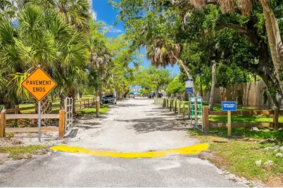 8824 Phyliss Avenue, Sarasota, FL 34231 - Photo 40