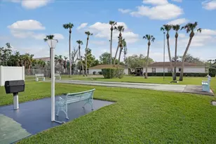 2719 51st Ave W, Bradenton, FL 34207 - Photo 36