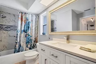 2926 Captiva Dr, Sarasota, FL 34231 - Photo 22