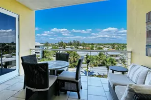 915 Seaside Dr, Sarasota, FL 34242 - Photo 4