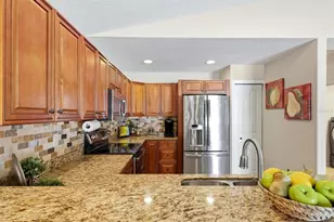 7106 35th St E, Sarasota, FL 34243 - Photo 20