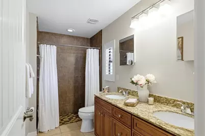 7106 35th Street E, Sarasota, FL 34243 - Photo 24
