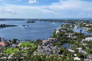 546 Freeling Dr, Sarasota, FL 34242 - Photo 4
