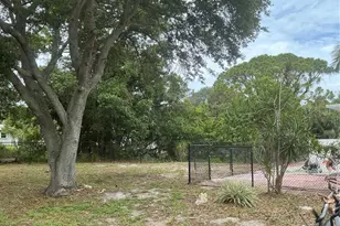 502 Magellan Dr, Sarasota, FL 34243 - Photo 44