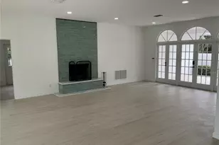 502 Magellan Dr, Sarasota, FL 34243 - Photo 12