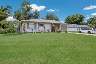 5202 Foxcroft Ct, Sarasota, FL 34232 - Photo 2