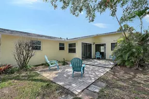 2706 White Sands Dr, Sarasota, FL 34231 - Photo 18