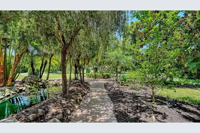 4981 Hubner Circle, Sarasota, FL 34241 - Photo 4