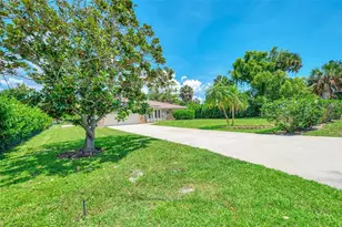 2340 Palmetto St, Nokomis, FL 34275 - Photo 4
