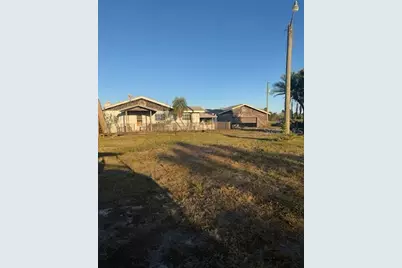 2203 42nd Street E, Bradenton, FL 34208 - Photo 1