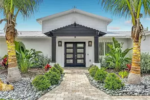 605 Key Royale Dr, Holmes Beach, FL 34217 - Photo 34