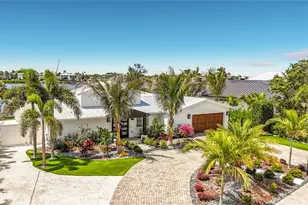 605 Key Royale Dr, Holmes Beach, FL 34217 - Photo 94