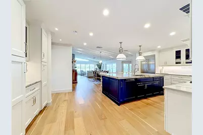 605 Key Royale Drive, Holmes Beach, FL 34217 - Photo 40