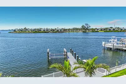 605 Key Royale Drive, Holmes Beach, FL 34217 - Photo 22