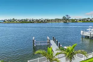 605 Key Royale Dr, Holmes Beach, FL 34217 - Photo 22