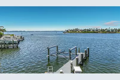 605 Key Royale Drive, Holmes Beach, FL 34217 - Photo 28