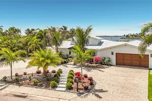 605 Key Royale Dr, Holmes Beach, FL 34217 - Photo 84