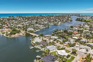 605 Key Royale Dr, Holmes Beach, FL 34217 - Photo 36
